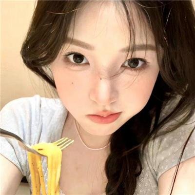 她们,他们 在线观看封面